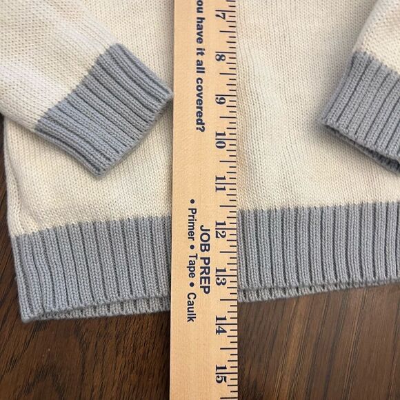 Boys Holiday Time Christmas Polar Bear Christmas Tree Sweater. Size 2T. - Picture 6 of 7